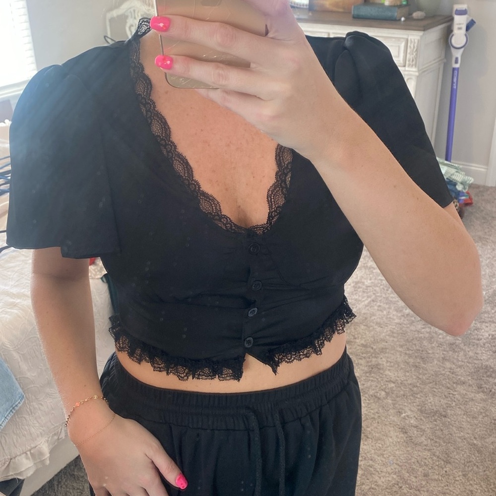 Lace Trim Crop Top